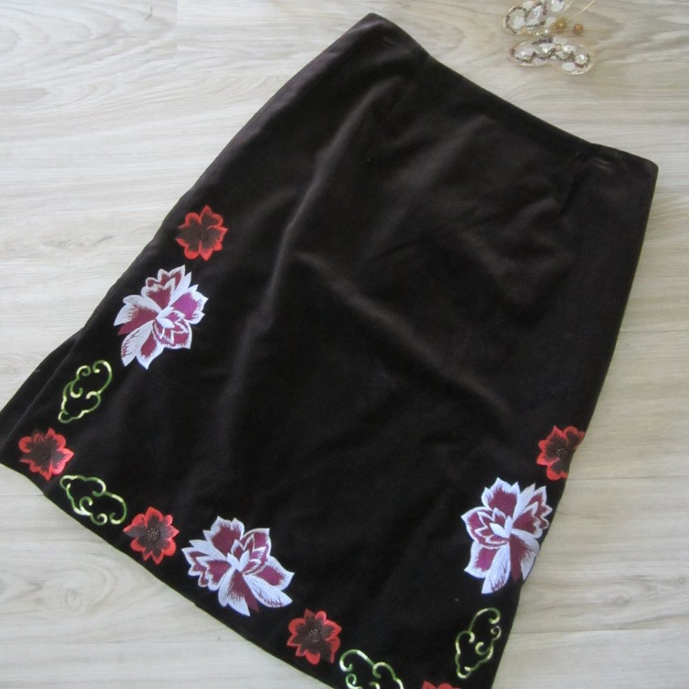 NEIMAN MARCUS - Sz8 - Brown Velvet Floral Skirt